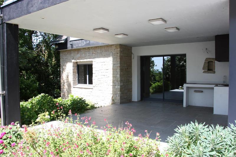 Maison - 222 m² - 11 pièces