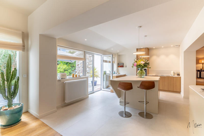 Maison - 312 m² - 8 pièces