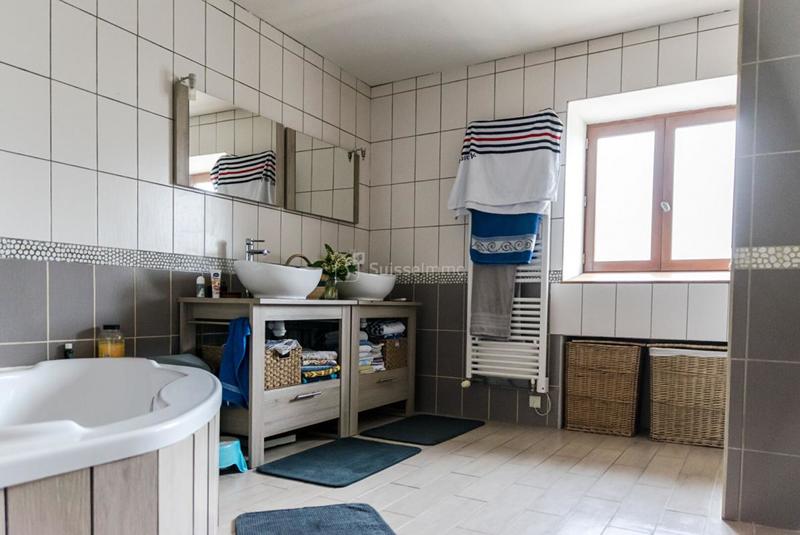 Maison - 232 m² - 7 pièces