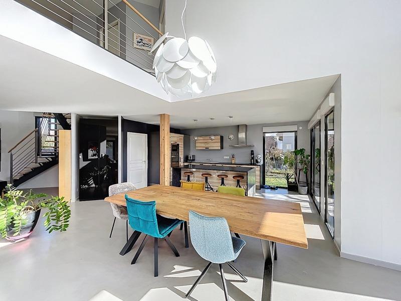 Maison - 163 m² - 6 pièces