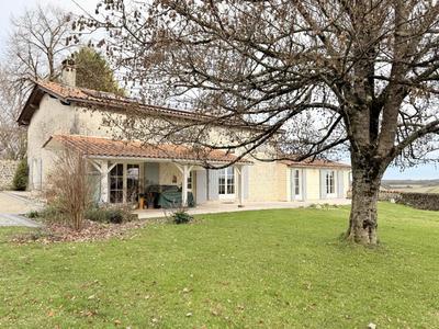 Maison - 238 m² - 5 pièces