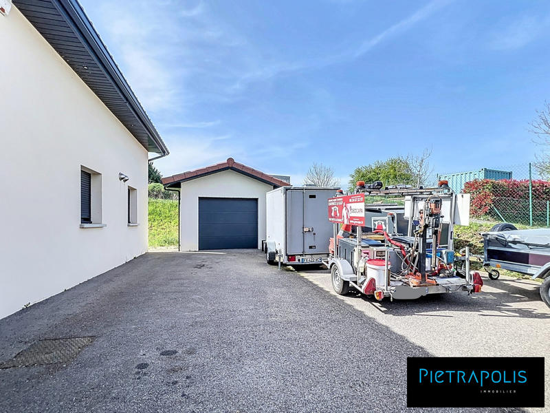 Local d'activités - 352 m²