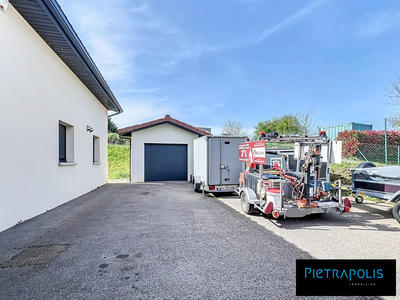 Local d'activités - 352 m²