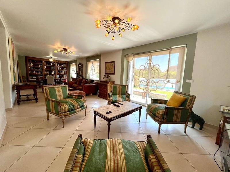 Maison - 272 m² - 7 pièces