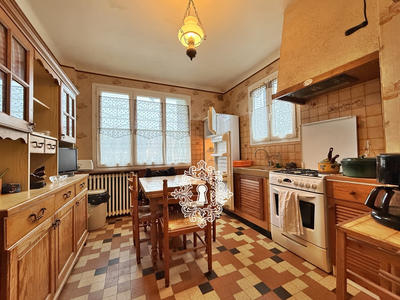 Maison - 102 m² - 4 pièces