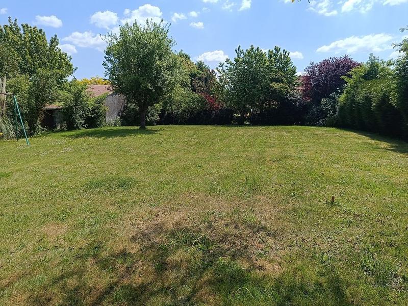 Terrain constructible - 1 103 m²