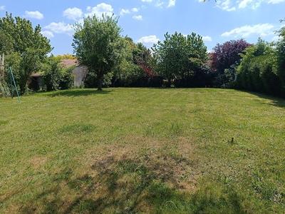 Terrain constructible - 1 103 m²