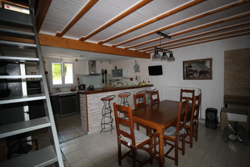 Maison - 150 m² - 9 pièces
