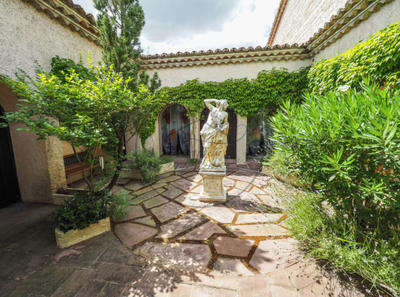 Demeure - 522 m² - 10 pièces