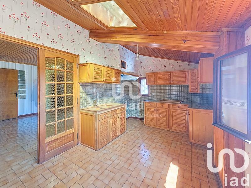 Maison - 250 m² - 10 pièces