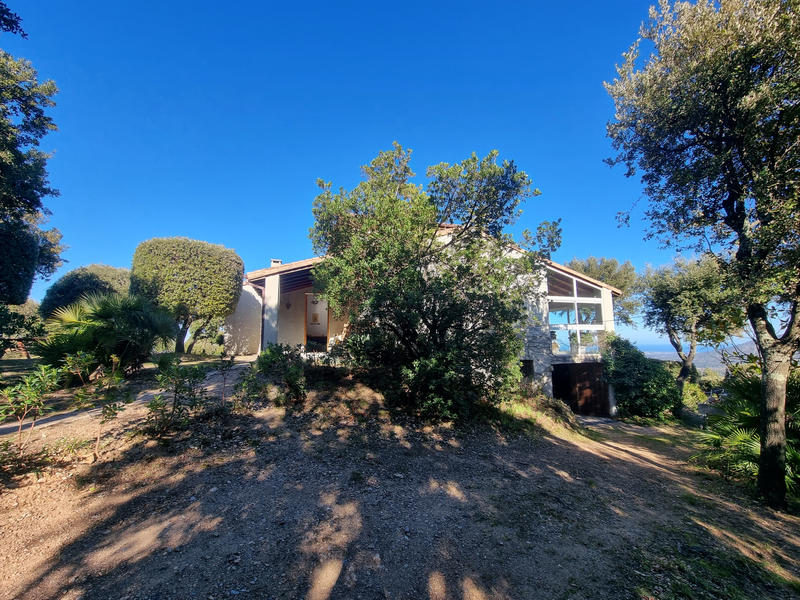 Propriété - 270 m² - 8 pièces