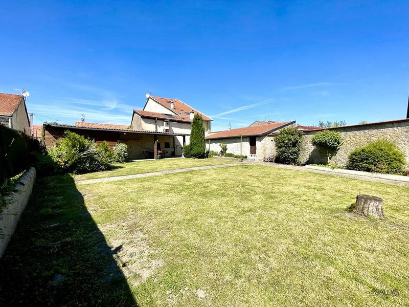 Maison - 256 m² - 8 pièces