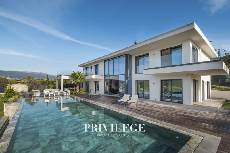 Villa - 340 m² - 8 pièces