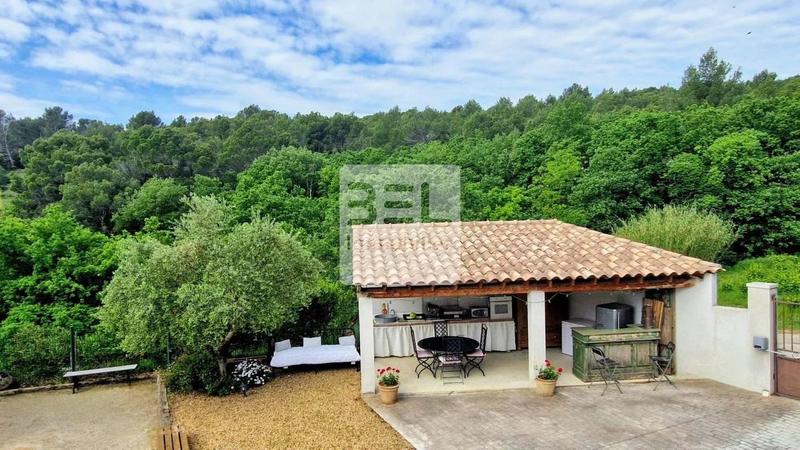 Immeuble - 315 m² - 13 pièces