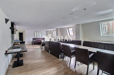 Local commercial - 326 m²