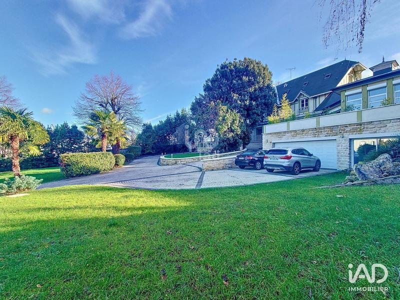 Maison - 600 m² - 14 pièces