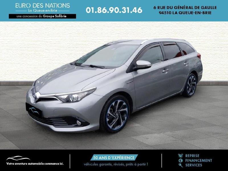 Toyota Auris Touring Sports Hybride 136h Design