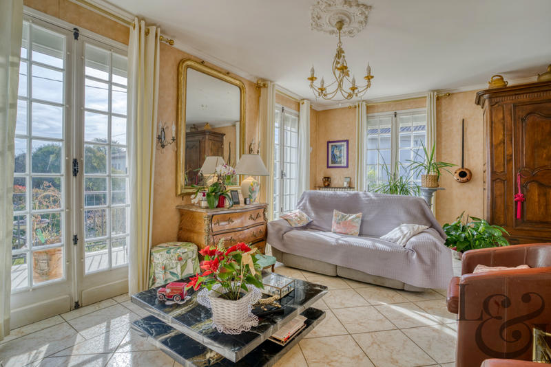 Maison - 197 m² - 7 pièces