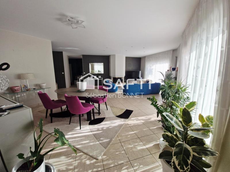 Maison - 157 m² - 7 pièces