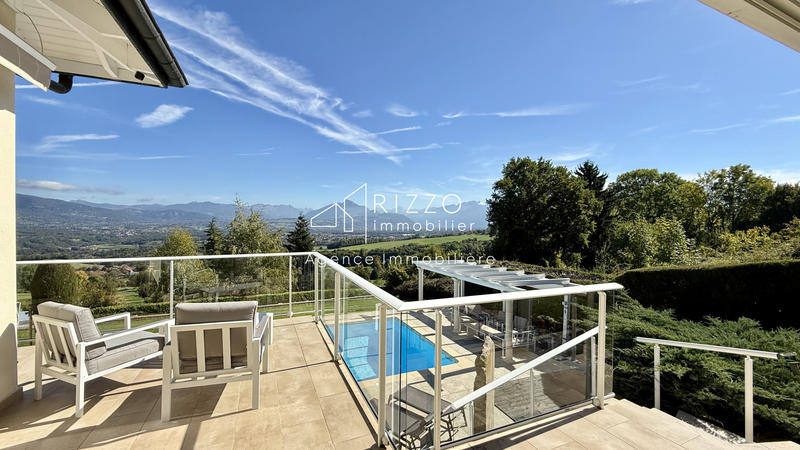 Maison - 263 m² - 7 pièces