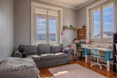 Maison - 200 m² - 7 pièces