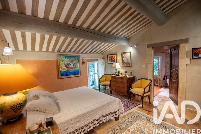 Maison - 343 m² - 14 pièces