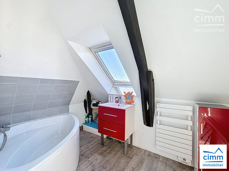 Maison - 202 m² - 7 pièces