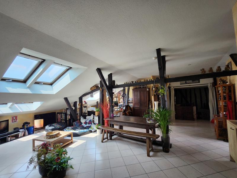 Appartement - 80 m² - 4 pièces