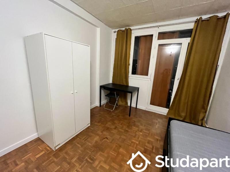 Chambre - 10 m² - 1 pièce