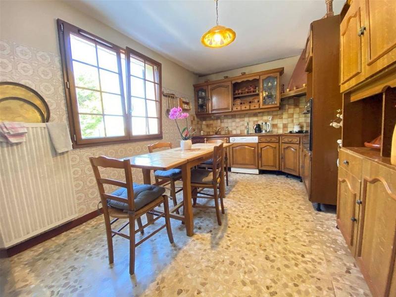 Maison - 238 m² - 10 pièces