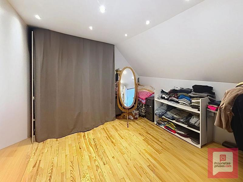 Maison - 250 m² - 9 pièces