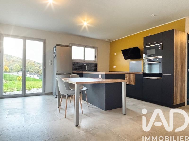 Maison - 93 m² - 4 pièces