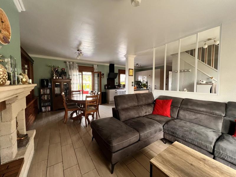 Maison - 90 m² - 5 pièces