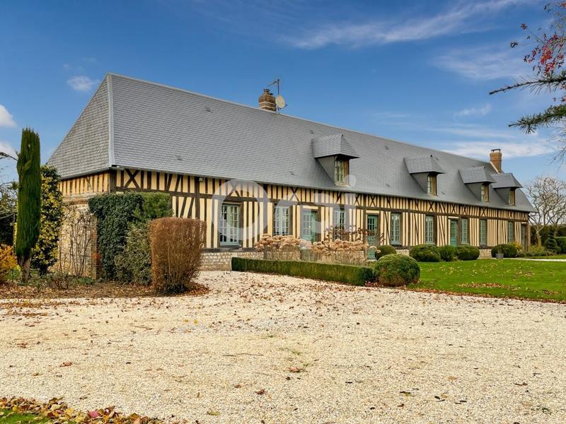 Propriété - 236 m² - 6 pièces