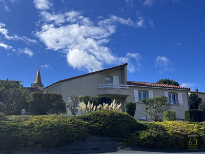 Maison - 159 m² - 6 pièces