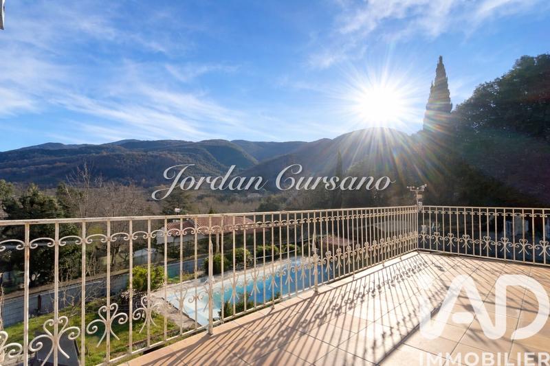 Maison - 137 m² - 5 pièces