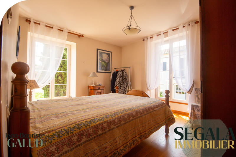 Propriété - 173 m² - 6 pièces