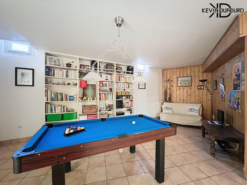 Maison - 200 m² - 7 pièces