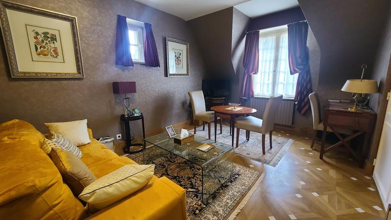 Maison - 380 m² - 14 pièces