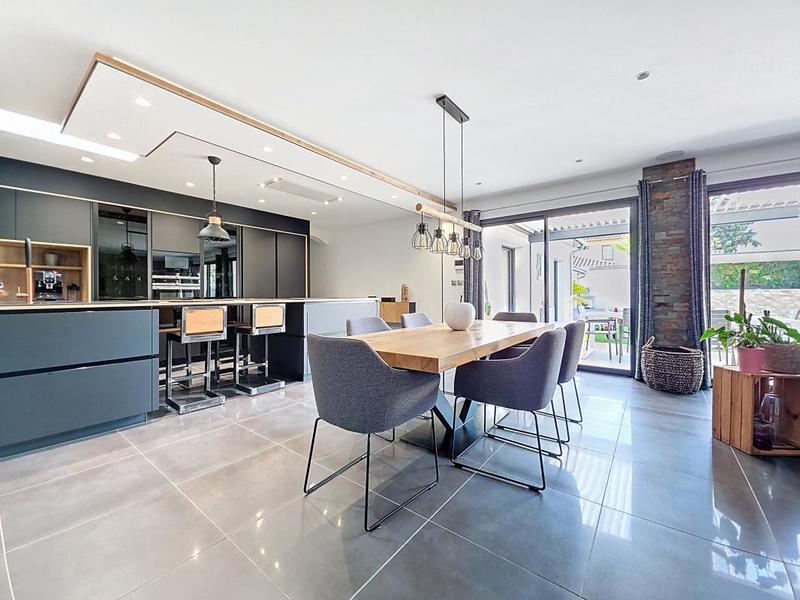 Maison - 153 m² - 5 pièces