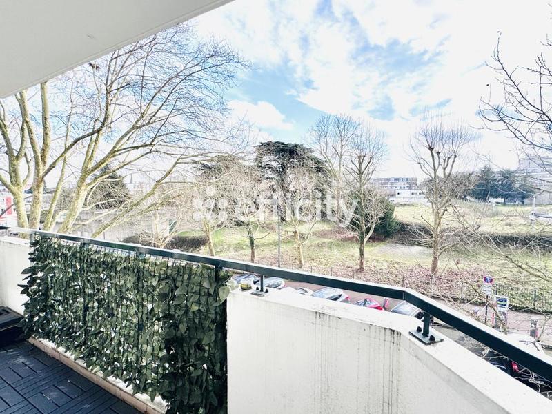 Appartement - 90 m² - 4 pièces