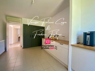 Maison - 325 m² - 10 pièces