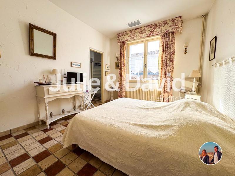 Maison - 400 m² - 12 pièces