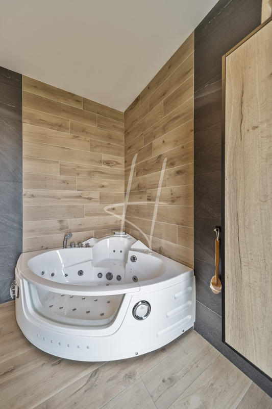 Maison - 138 m² - 5 pièces