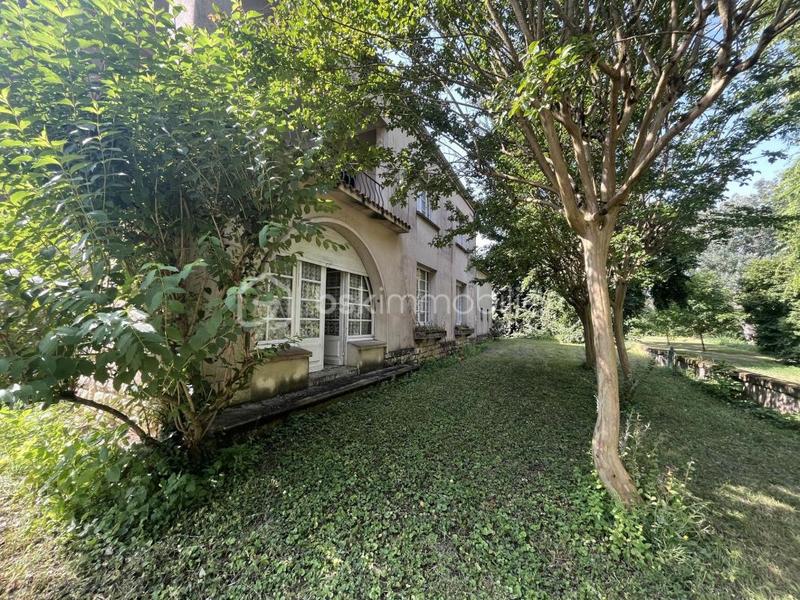 Propriété - 207 m² - 8 pièces