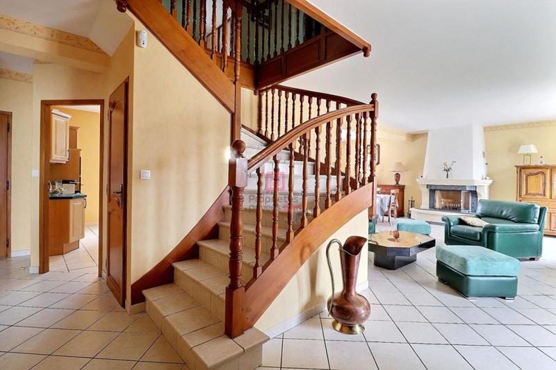 Maison - 196 m² - 8 pièces