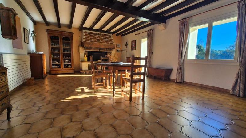 Maison - 239 m² - 8 pièces