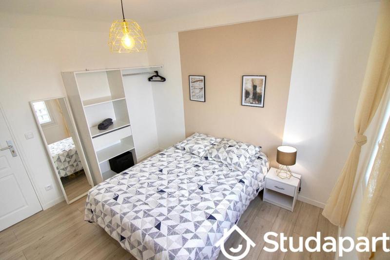 Chambre - 11 m² - 1 pièce