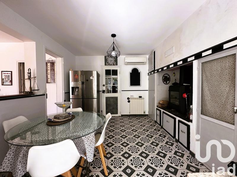 Maison - 240 m² - 8 pièces