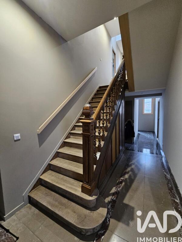 Maison - 342 m² - 15 pièces